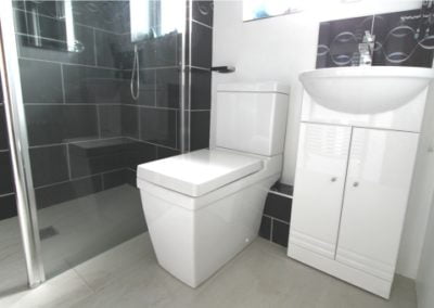 bathroom black white